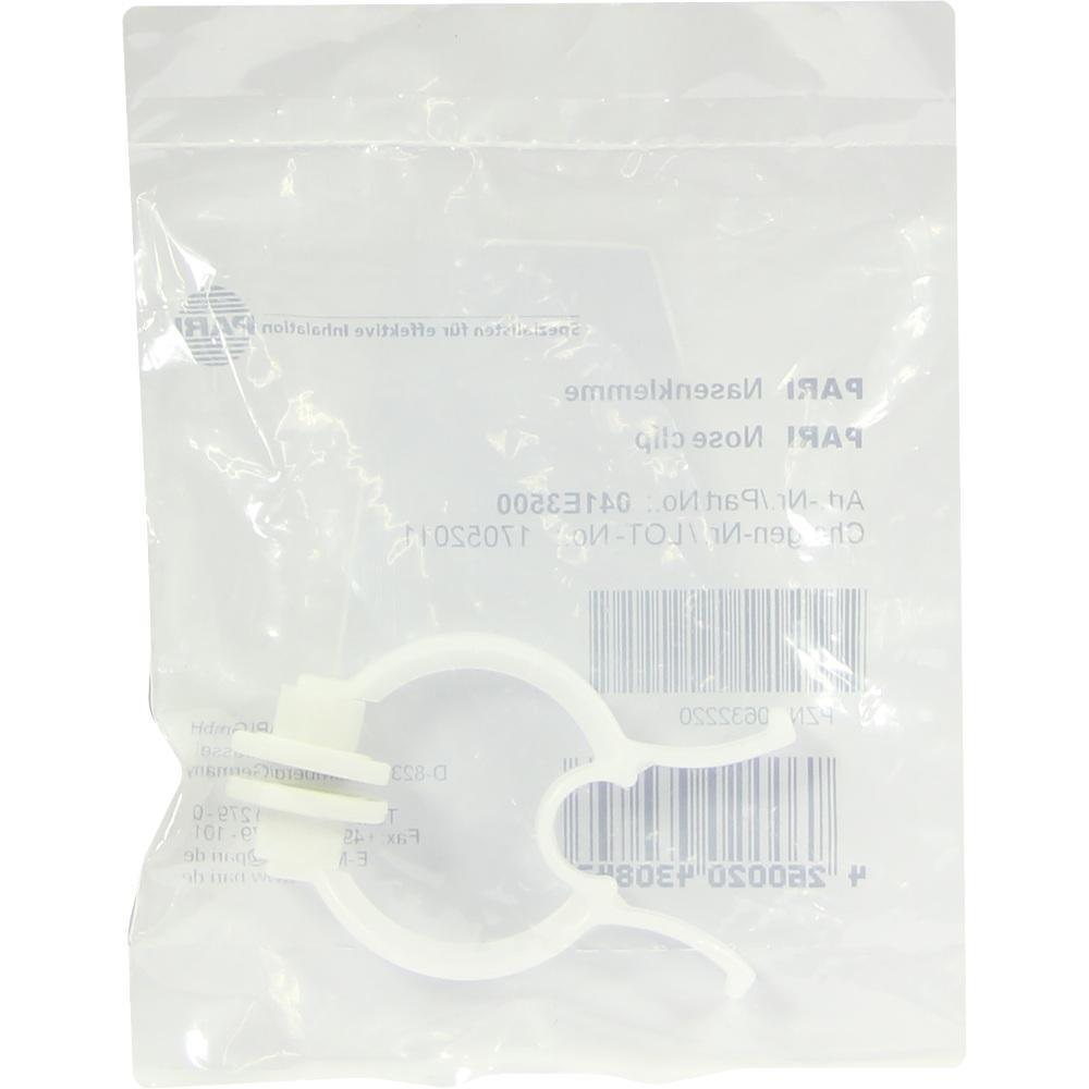 Eine wei&szlig;e Nasenklemme befindet sich in einer transparenten Plastikverpackung.
