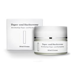 Wei&szlig;e Dose und Schachtel mit der Aufschrift "Tages- und Nachtcreme, 50 ml".