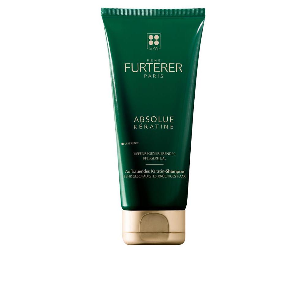 Gr&uuml;ne Tube eines Shampoos f&uuml;r gesch&auml;digtes Haar.